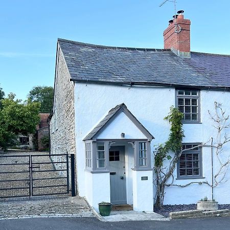 Cosy Two Bedrooom Cottage Set In A Dorset Village Sturminster Newton Exterior photo