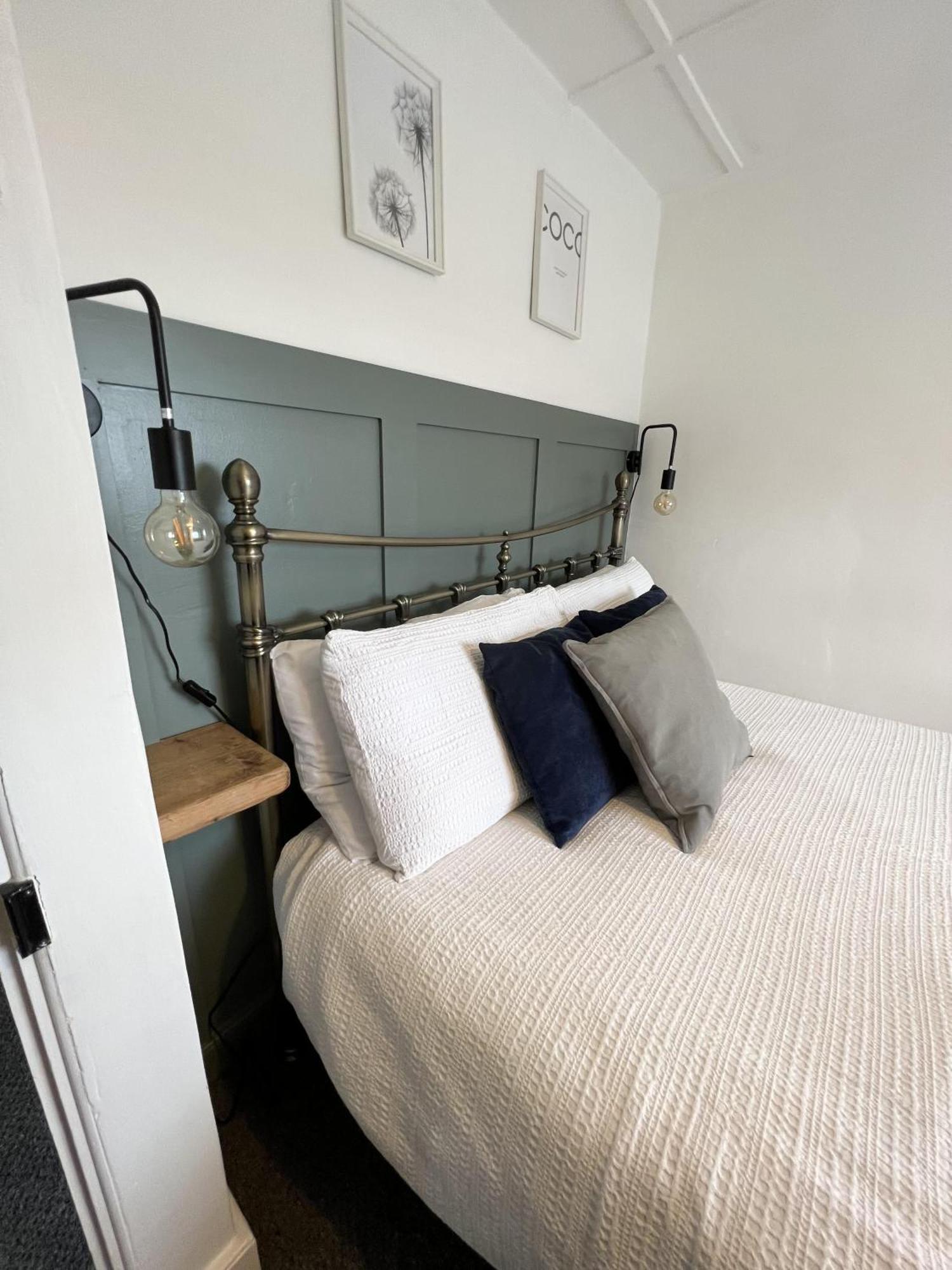 Cosy Two Bedrooom Cottage Set In A Dorset Village Sturminster Newton Exterior photo